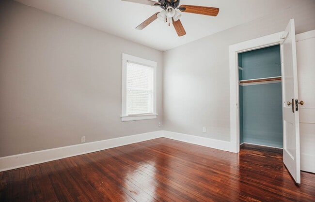 Building Photo - Home with Beauty, Character and Great LOCA...