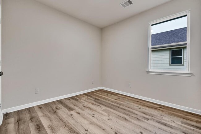 Building Photo - 309 W Martin LutherKing Dr