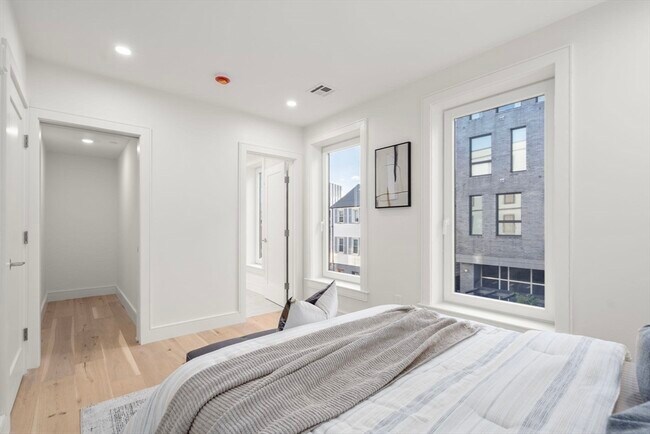 Building Photo - 90 A St