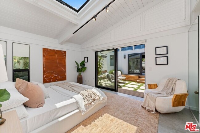 Building Photo - 23701 Harbor Vista Dr