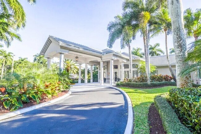 Building Photo - 19754 Dinner Key Dr