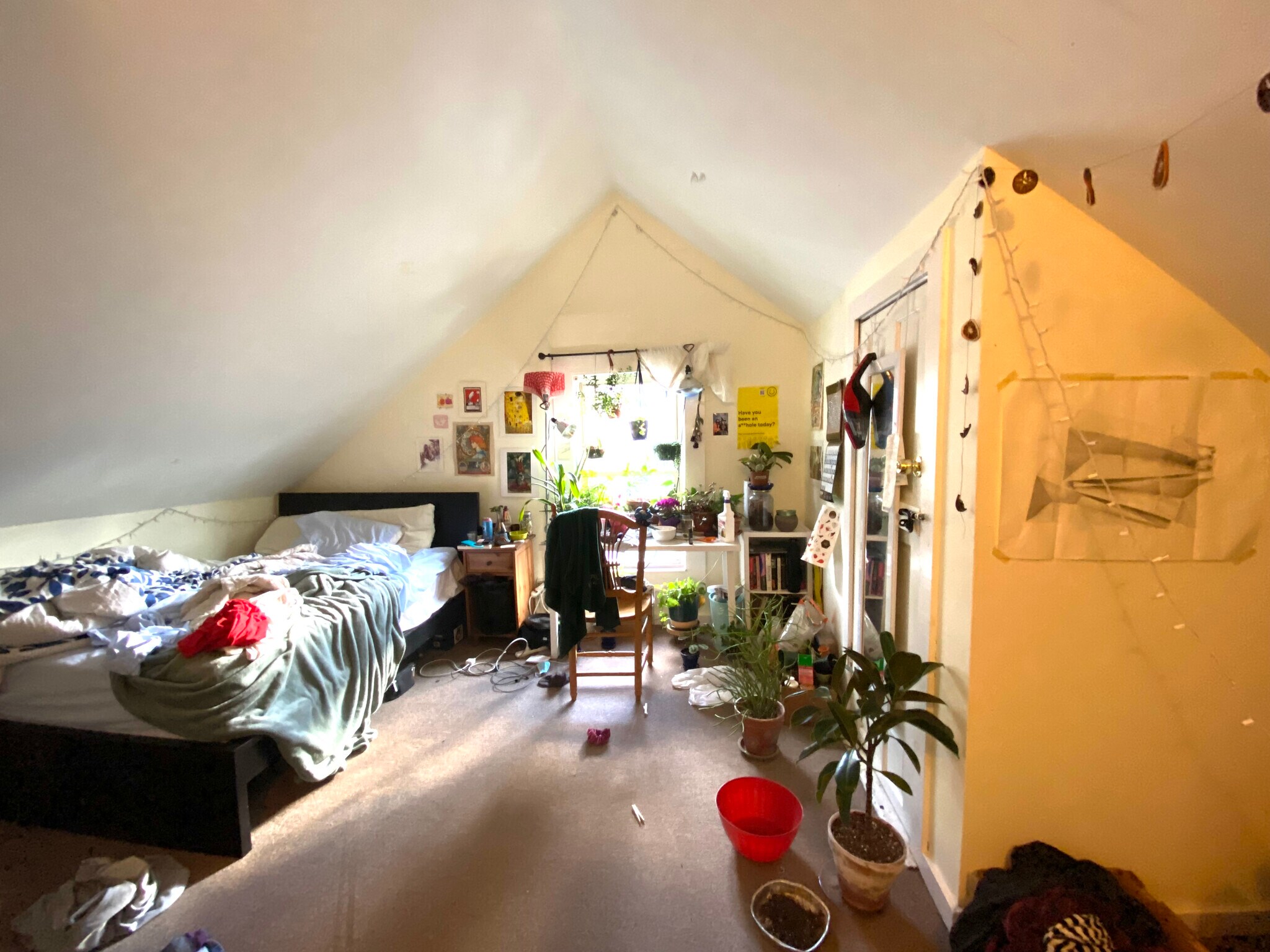 Building Photo - 168 Hillside St