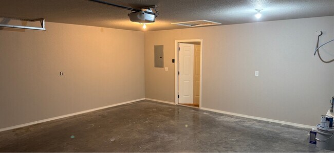 Building Photo - 173 Western Heights Cir