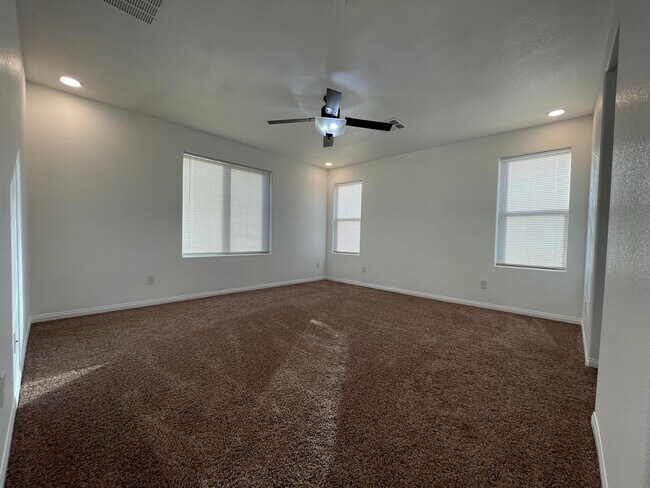 Building Photo - 243 Sweet Spot St