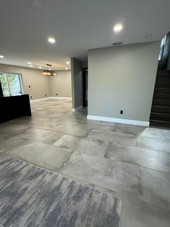 Building Photo - 10366 Buena Ventura Dr