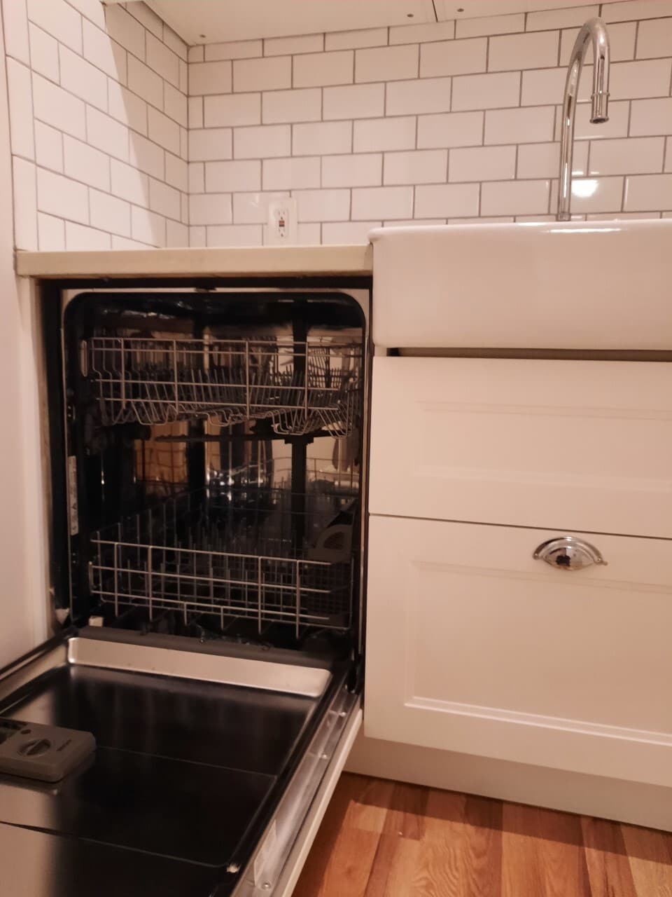 Stainless Steel Dishwasher - 602 E McLoughlin Blvd