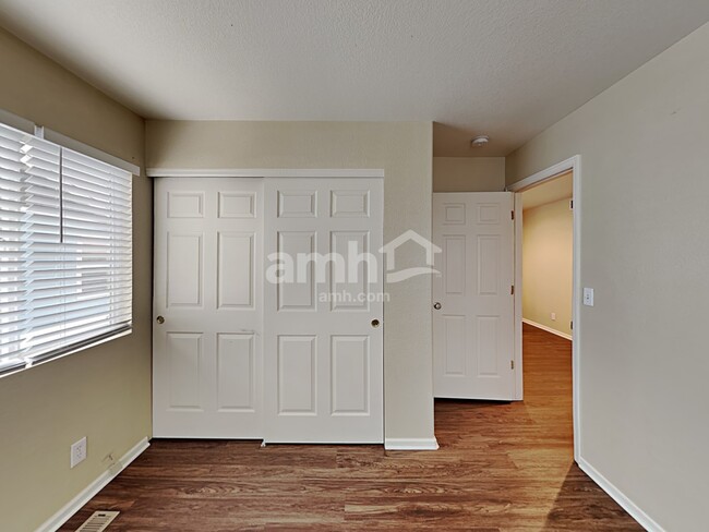 Building Photo - 5554 N Lewiston St