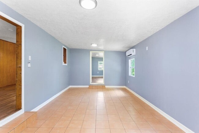 Building Photo - 5701 County Rd 288