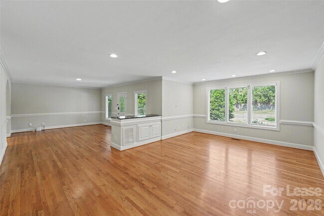 Building Photo - 2545 Rea Rd
