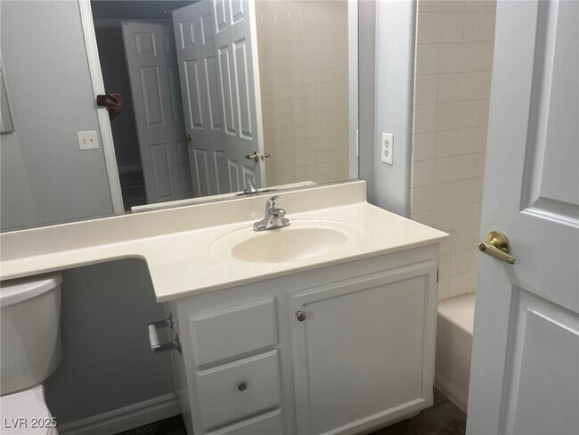 Building Photo - 1300 S Arlington St