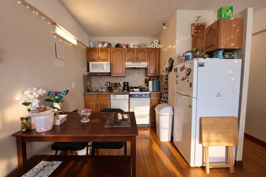 Building Photo - 1113 Commonwealth Ave