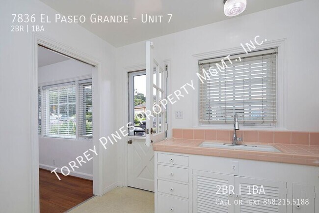 Building Photo - 7836 El Paseo Grande