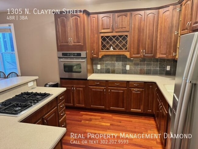 Building Photo - 1305 N Clayton St