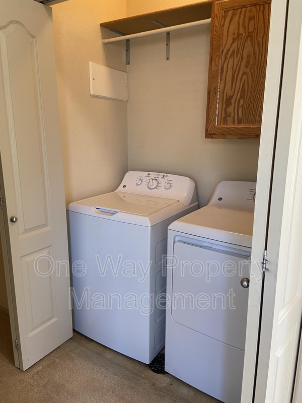 Building Photo - 6607 W 3rd St