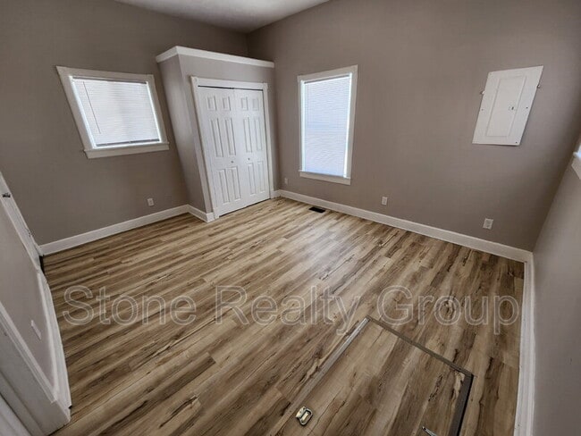 Building Photo - 1217 S 17th St