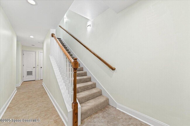 Building Photo - 870 Vignoles Ave NE