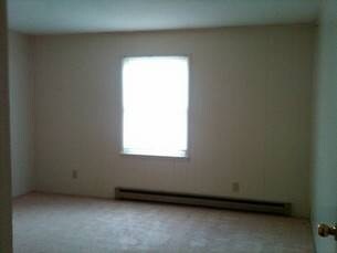 Building Photo - 221-225 Southridge Rd