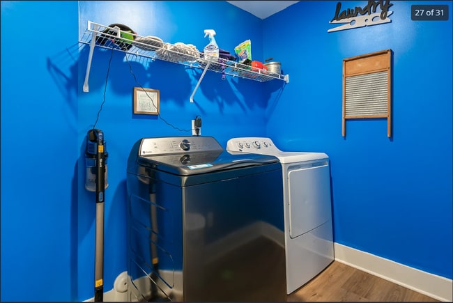 Building Photo - 6643 White Oak Ln