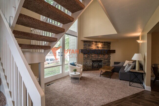 Building Photo - 7290 Racquet Club Dr