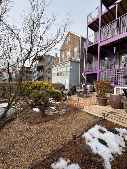 Building Photo - 1529 W Cullerton St