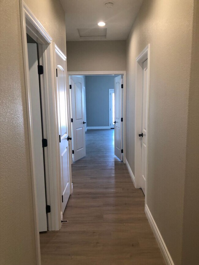 Building Photo - 12484 Mesa Verde Ct