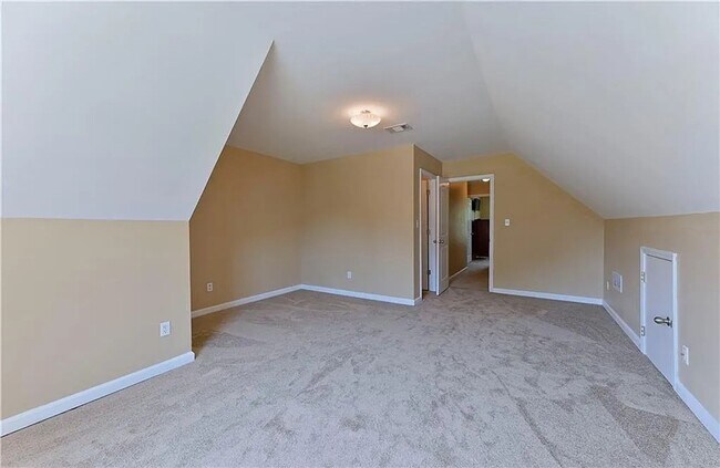 Building Photo - 5 Bedroom 3.5 Bathroom House in Douglasville GA