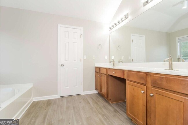 Building Photo - 4505 Lightning Bolt Trail