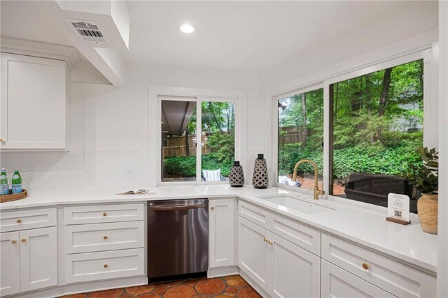 Building Photo - 4198 Lake Rill Ct