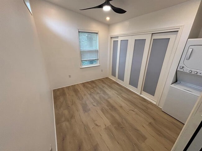 Building Photo - 1002 Spanish Oak Trail