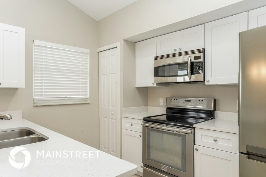 Building Photo - 2406 Parsons Pond Cir