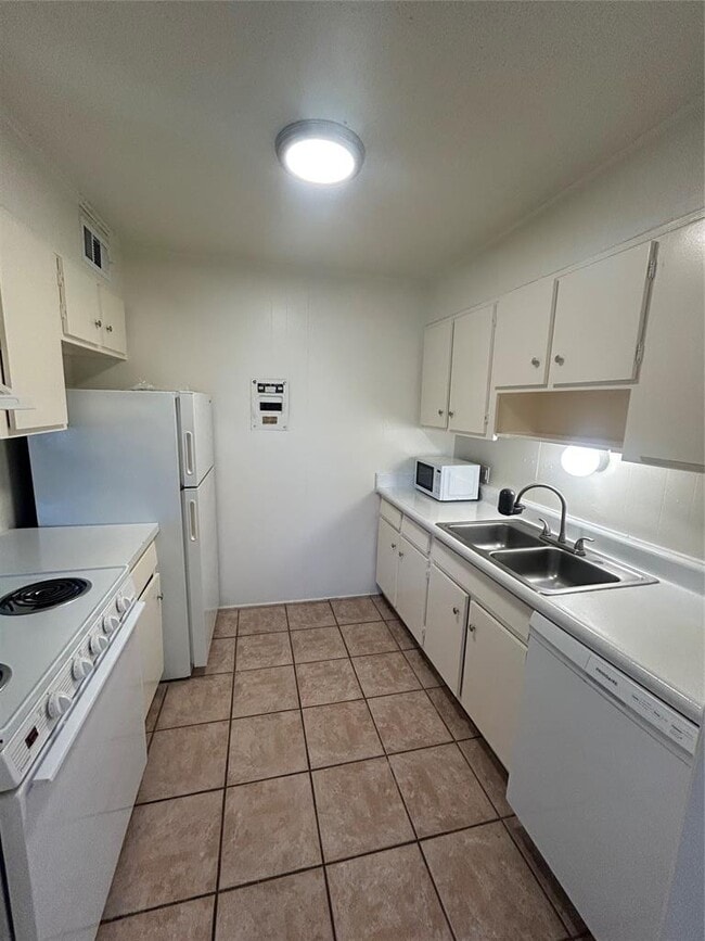 Building Photo - 3703 Harmon Ave