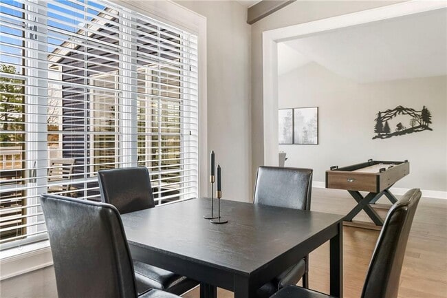 Building Photo - 5307 S Bellview Rd