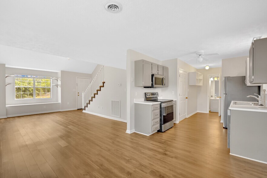 Building Photo - 711 Panther Creek Ct