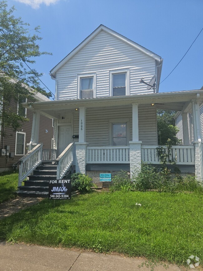 Building Photo - 1006 Stewart Ave SE