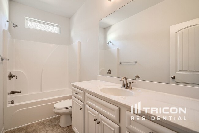 Building Photo - 355 Hillgrove Dr