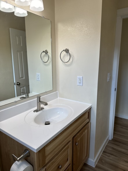 Building Photo - 1028 Longstaff St