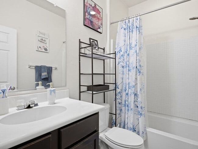 Building Photo - Spacious Cul-de-Sac Living with Modern Comforts & Community Perks