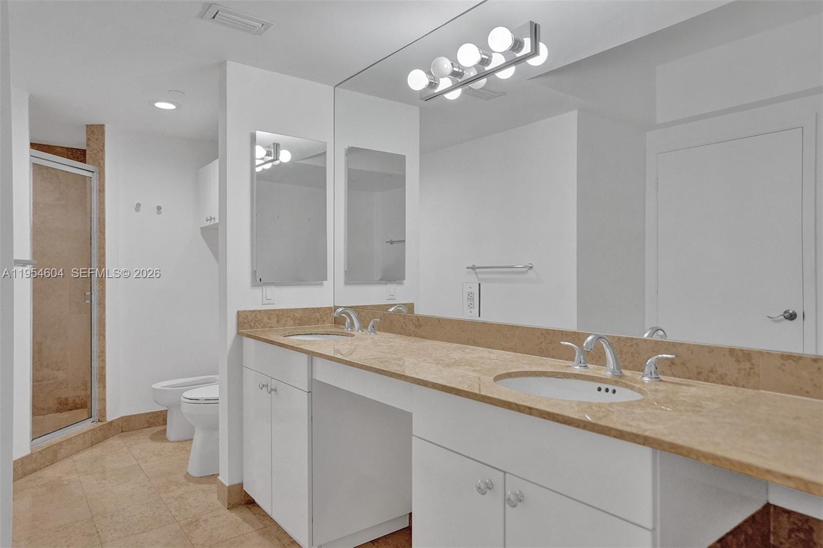 Building Photo - 4775 Collins Ave