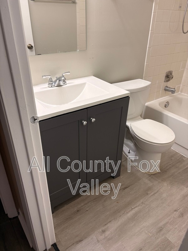 Building Photo - 174 S Waters Edge Dr