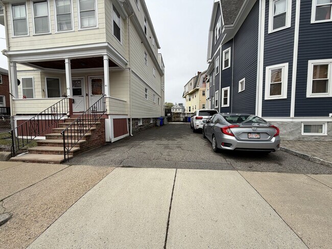 Building Photo - 35-37 John St