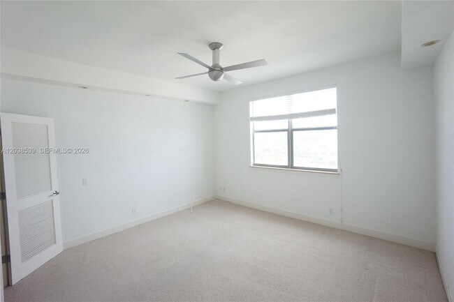Building Photo - 401 69th St