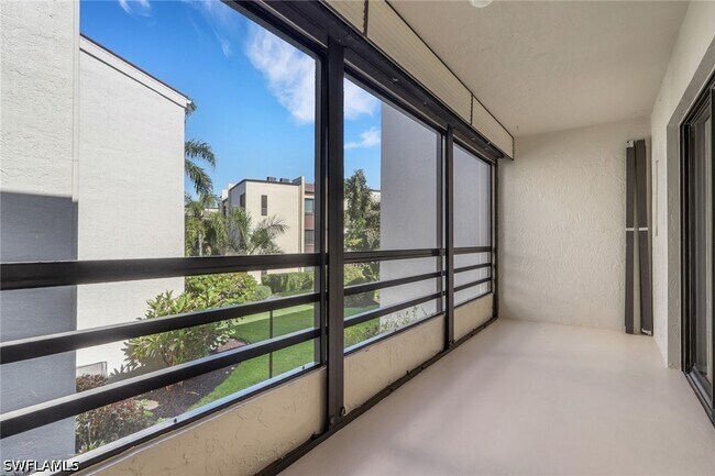 Building Photo - 3615 Boca Ciega Dr