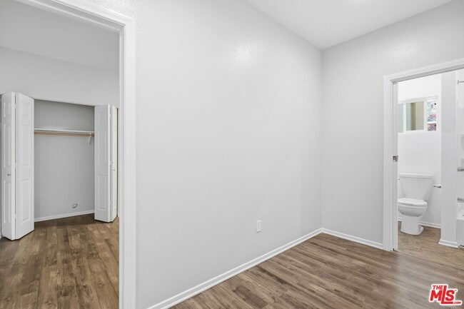 Building Photo - 171 E 35th St