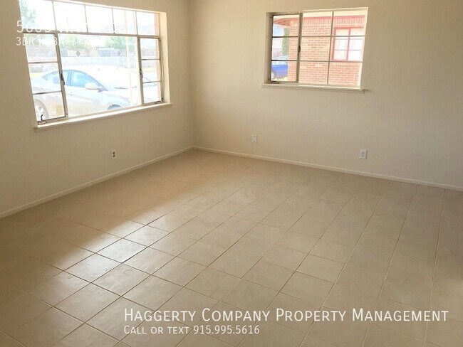 Building Photo - 5605 Waycross-