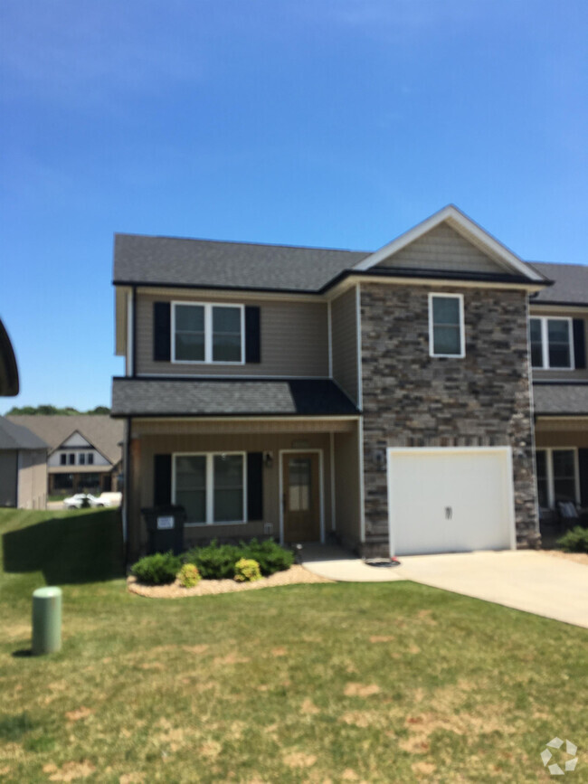 Building Photo - 1019 Graystone Ln