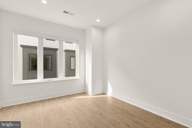 Building Photo - 2608 Olmsted Ct NW