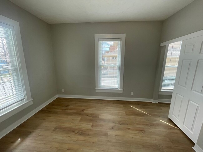 Building Photo - Beautiful 2 Bed house