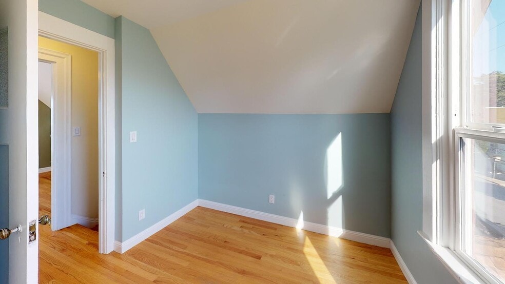 Building Photo - 1235 24th Ave