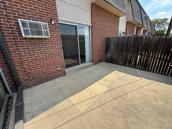Building Photo - 6035 W 47th Ave