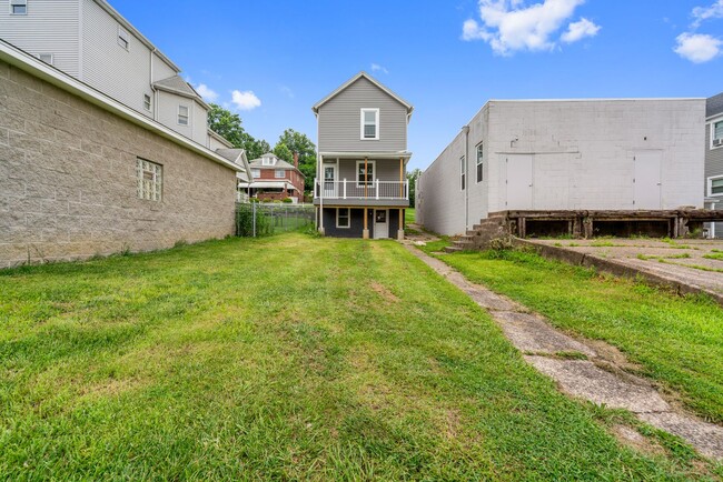 Building Photo - Newly renovated 2 bedroom home in Scott To...